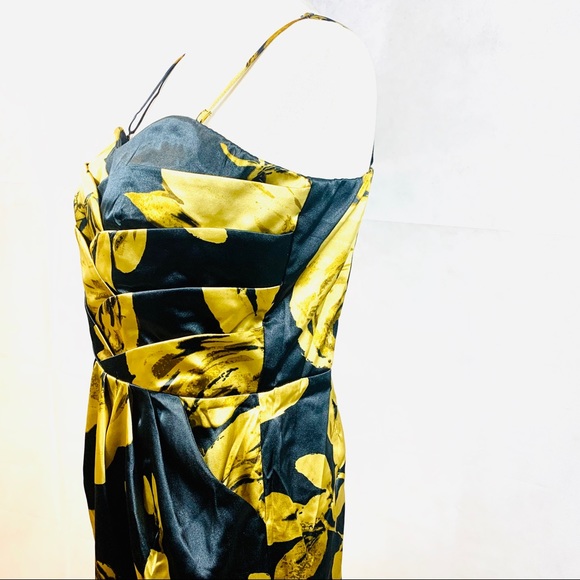 Strapless Gold & Black Dress - Picture 4 of 7